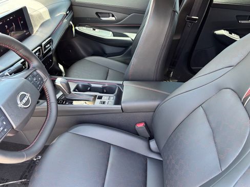 New 2026 Nissan Sentra SR FWD image 16