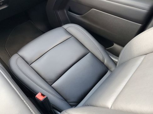 Used 2025 Chevrolet Tahoe LT image 17