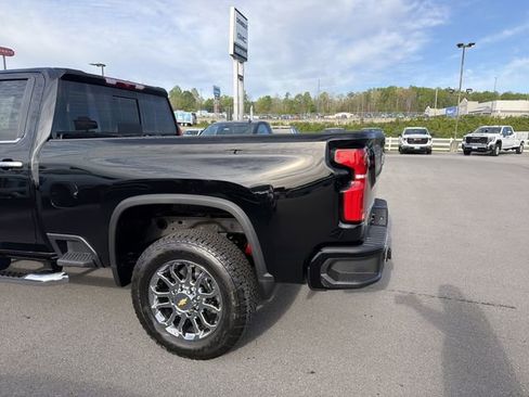 New 2026 Chevrolet Silverado 2500 LT w/ Z71 Chrome Sport Edition AWD/4WD image 9