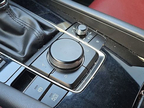 Used 2024 MAZDA MAZDA3 s image 21