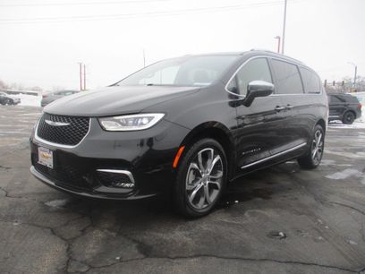 Used 2022 Chrysler Pacifica Pinnacle
