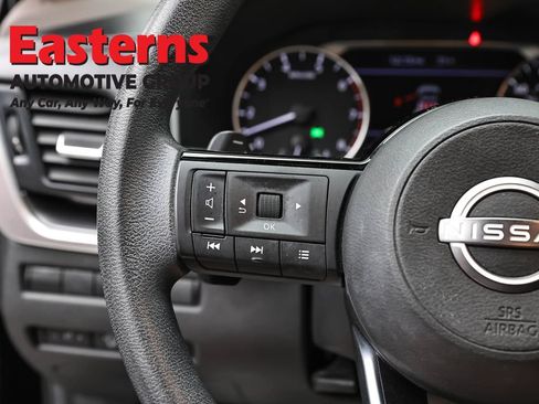 Used 2023 Nissan Rogue SV AWD/4WD image 15