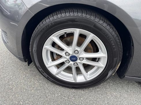 Used 2015 Ford Focus SE FWD image 9