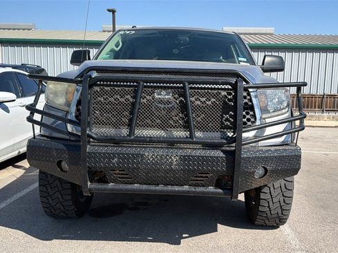 Used 2018 Toyota Tundra SR5 w/ SR5 Upgrade Package image 2