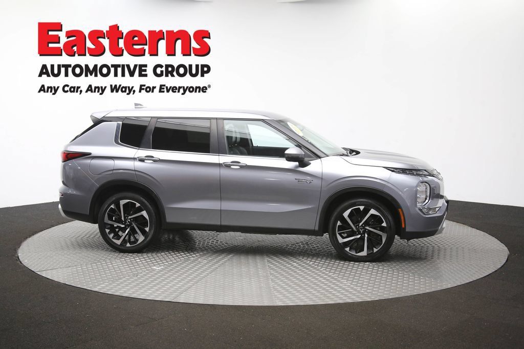 Used 2023 Mitsubishi Outlander SE AWD/4WD image 48