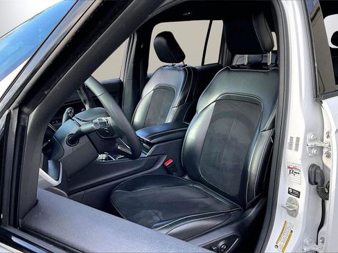 Used 2024 Jeep Grand Cherokee Altitude image 20