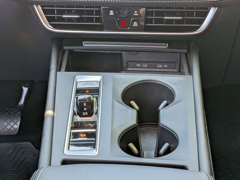 Used 2024 Volkswagen Atlas SE FWD image 19
