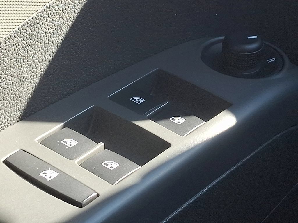 Used 2015 Chevrolet Sonic LT FWD image 24