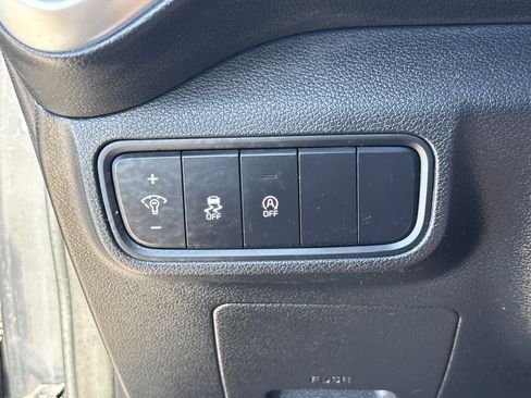 Certified 2023 Kia Soul LX w/ Option Group 015 FWD image 30