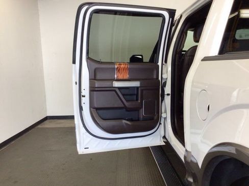 Used 2018 Ford F150 King Ranch w/ Equipment Group 601A Luxury AWD/4WD image 8