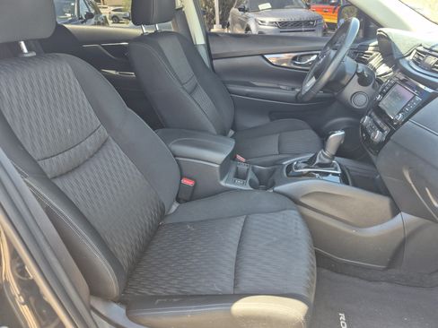 Used 2017 Nissan Rogue SV w/ SV Premium Package FWD image 22