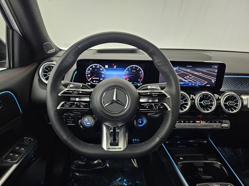 Used 2025 Mercedes-Benz GLB 35 AMG 4MATIC image 8