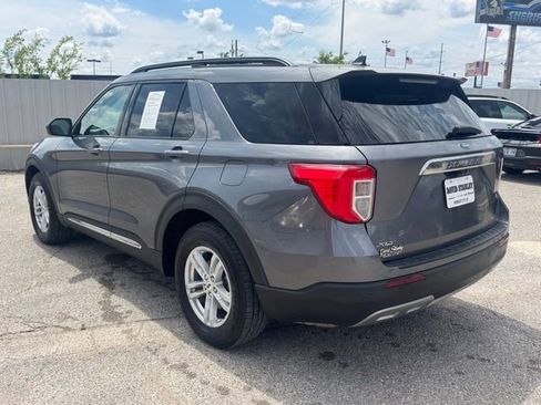 Used 2022 Ford Explorer XLT w/ Equipment Group 202A RWD image 4