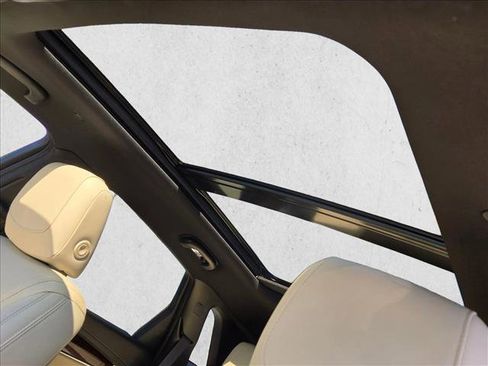 Used 2018 Cadillac XT5 Luxury image 16