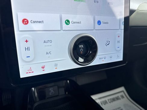 Used 2022 Ford Mustang Mach-E Premium w/ Ice White Appearance Package image 39