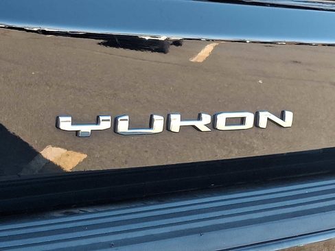 Used 2024 GMC Yukon Denali image 32