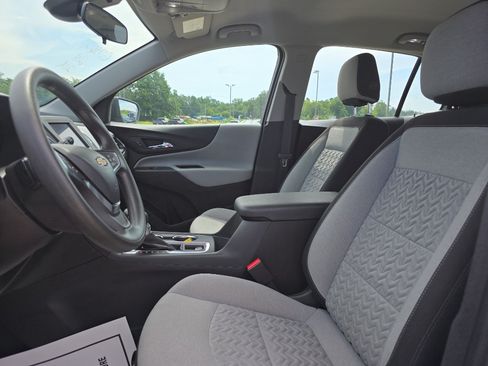 Used 2024 Chevrolet Equinox LS w/ Driver Confidence II Package FWD image 19