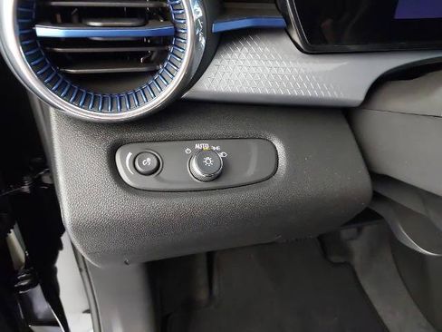 New 2026 Chevrolet Trax LT w/ Driver Confidence Package FWD image 24