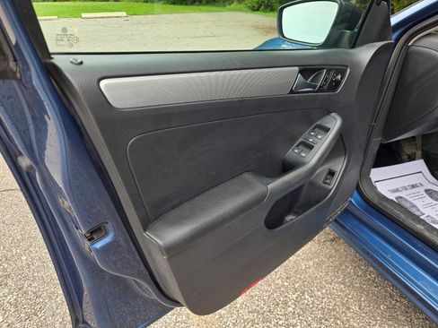 Used 2015 Volkswagen Jetta SE FWD image 18