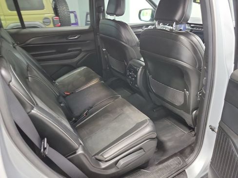 Certified 2024 Jeep Grand Cherokee L Laredo AWD/4WD image 17