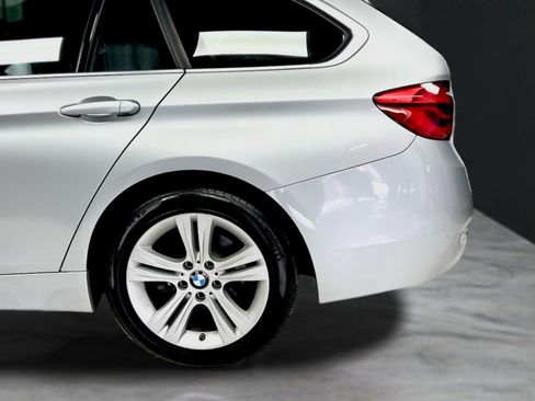 Used 2018 BMW 330i xDrive Wagon image 13