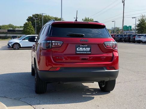 Used 2025 Jeep Compass Latitude w/ Altitude Special Edition AWD/4WD image 5