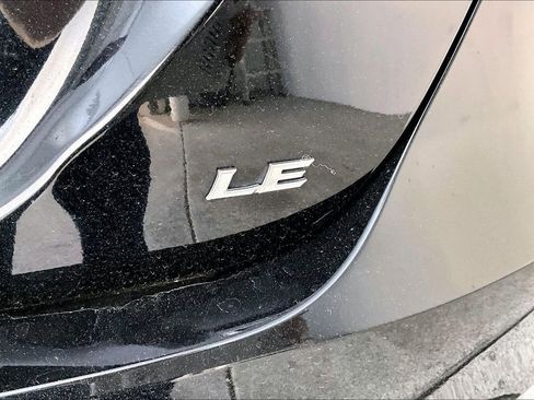 Used 2020 Toyota Camry LE image 39