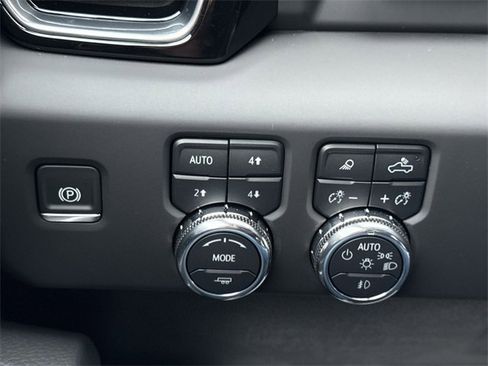 Used 2025 GMC Sierra 2500 Denali w/ Denali Reserve Package image 18