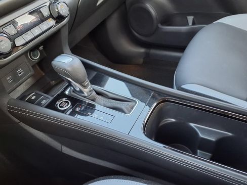 Used 2024 Nissan Kicks SR w/ SR Premium Package FWD image 12
