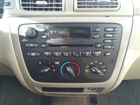 Used 2004 Ford Taurus SES image 14