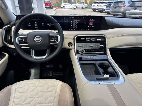 Used 2025 Nissan Armada Platinum AWD/4WD image 14