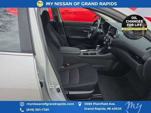 Used 2022 Nissan Sentra SV w/ Trunk Package image 32