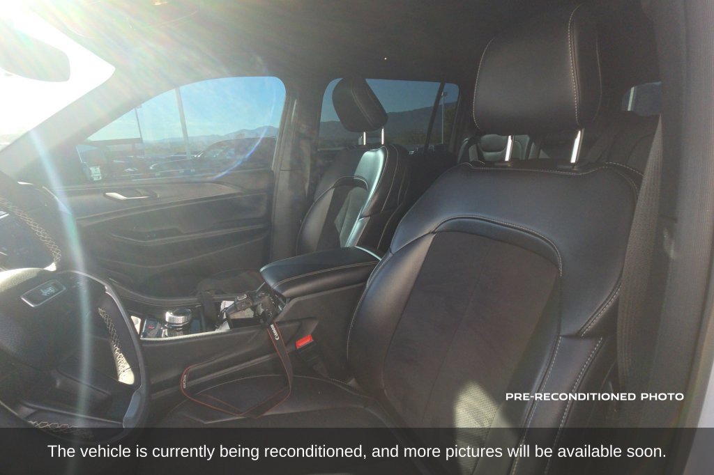 Used 2024 Jeep Grand Cherokee L Laredo AWD/4WD image 11