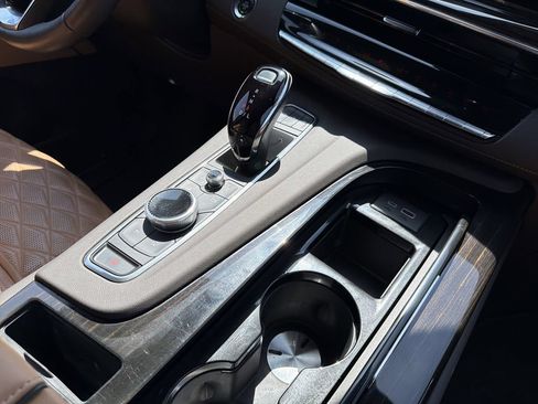 Used 2023 Cadillac Escalade ESV Premium Luxury w/ Performance Package AWD/4WD image 20