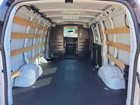 Used 2020 GMC Savana 2500 w/ Driver Convenience Package image 17