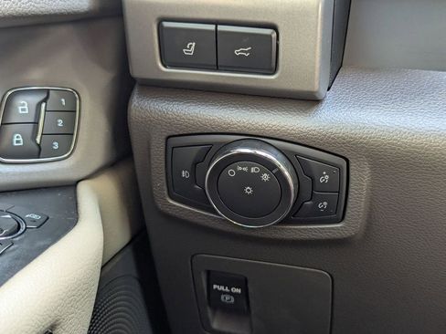 Used 2020 Ford Expedition XLT w/ Equipment Group 202A AWD/4WD image 13