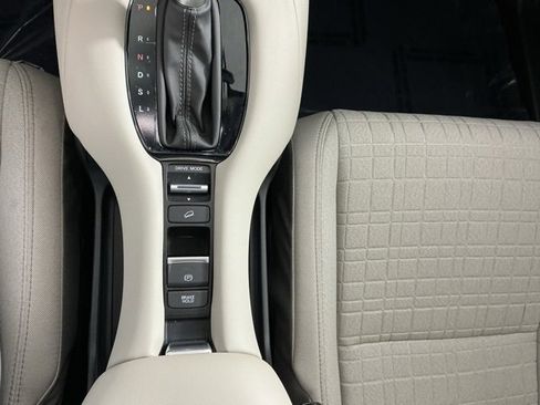 Certified 2024 Honda HR-V LX image 22