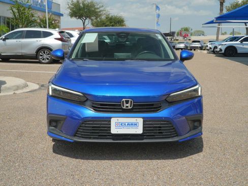 Used 2023 Honda Civic Touring image 2