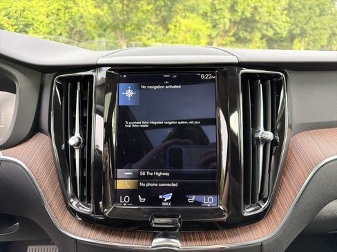 Used 2021 Volvo XC60 T8 Inscription Expression w/ Climate Package AWD/4WD image 24