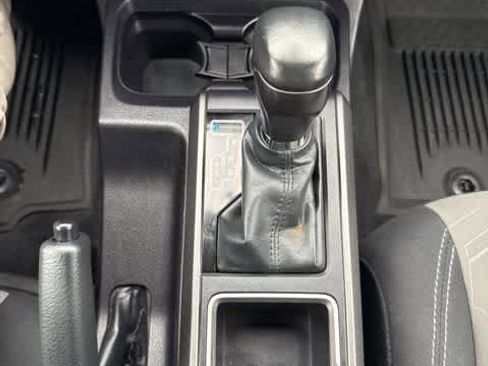 Used 2022 Toyota Tacoma TRD Off-Road w/ Technology Package image 21