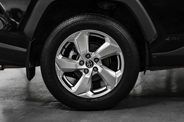 Used 2020 Toyota RAV4 Limited AWD/4WD image 52