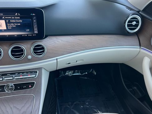 Used 2019 Mercedes-Benz E 300 image 18