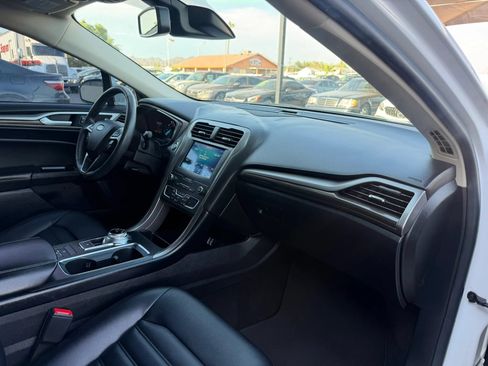 Used 2020 Ford Fusion SEL FWD image 31