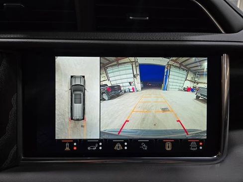 Used 2024 GMC Yukon XL Denali w/ Advanced Technology Package image 29