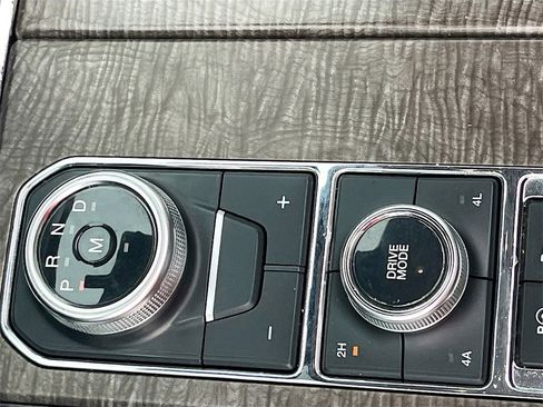 Used 2021 Ford Expedition Limited image 17