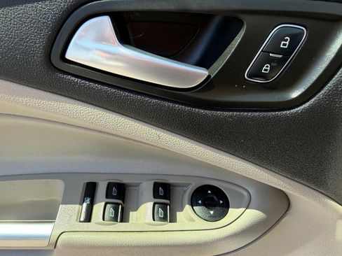 Used 2017 Ford Escape SE AWD/4WD image 29
