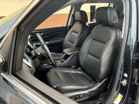 Used 2019 GMC Acadia SLT image 3