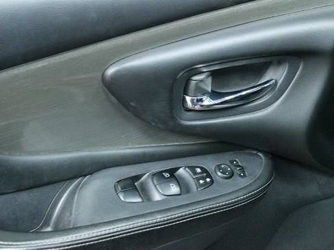 Used 2018 Nissan Murano SV AWD/4WD image 13