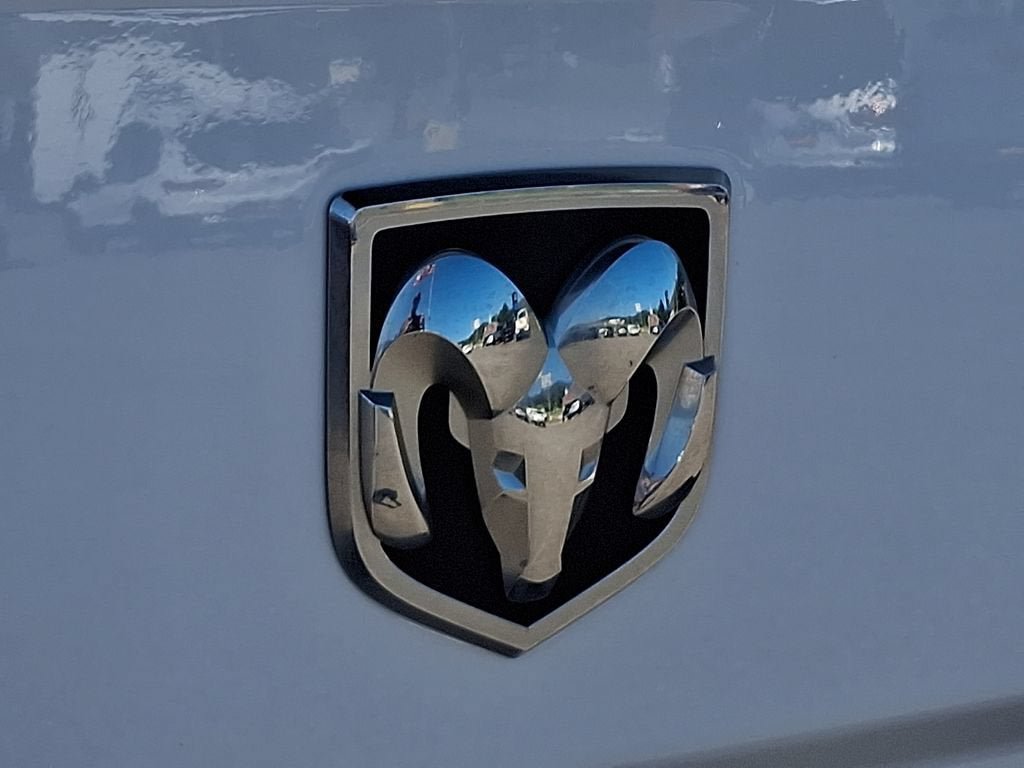 Used 2022 RAM 1500 Classic SLT AWD/4WD image 30