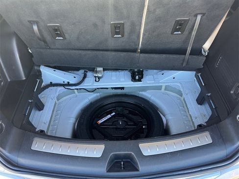 Used 2022 Buick Enclave Essence image 16